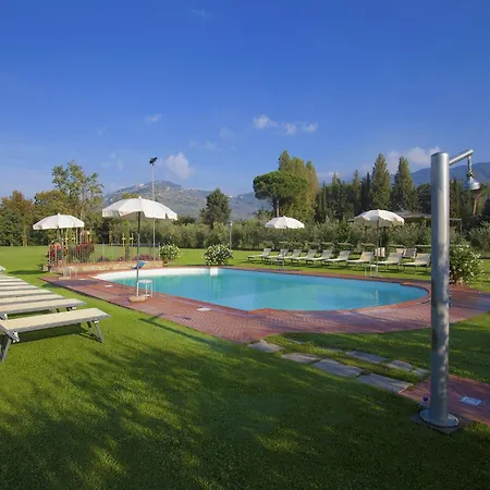 Villa Near With Swimming Pool *